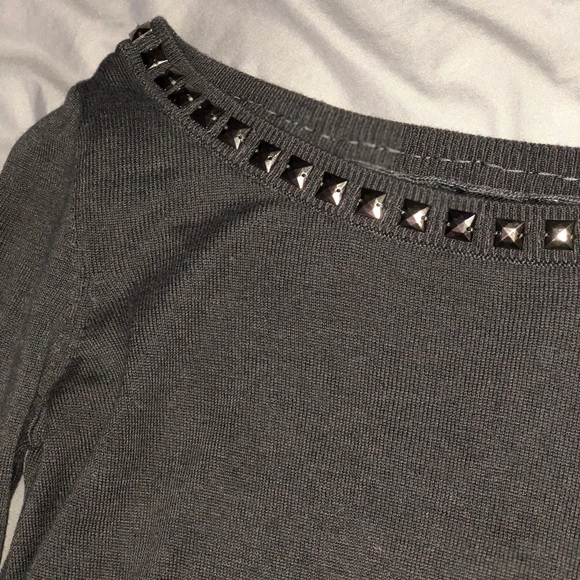 Express Sweater - Picture 2 of 3